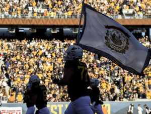 WVU receives commitments from offensive lineman Cooper young, defensive lineman Eamon Smalls